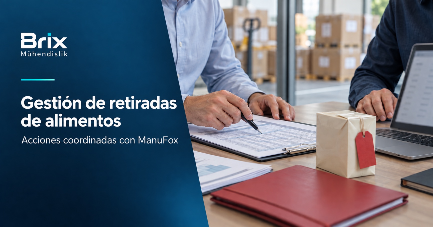Equipo revisando registros de envío junto a un envase con etiqueta roja para coordinar una retirada de alimentos
