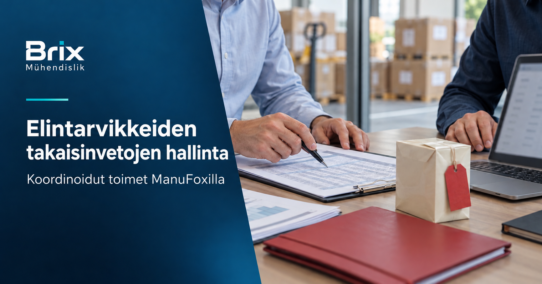 Tiimi tarkastelee lähetysasiakirjoja punaisella lapulla merkityn pakkauksen vieressä elintarvikkeiden takaisinvedon hallintaa varten.