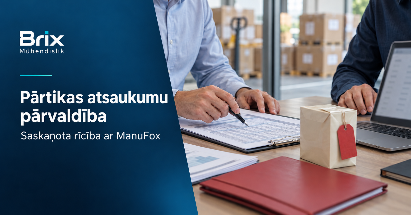 Komanda pārskata nosūtīšanas uzskaiti blakus iepakojumam ar sarkanu birku, lai pārvaldītu pārtikas atsaukšanu.