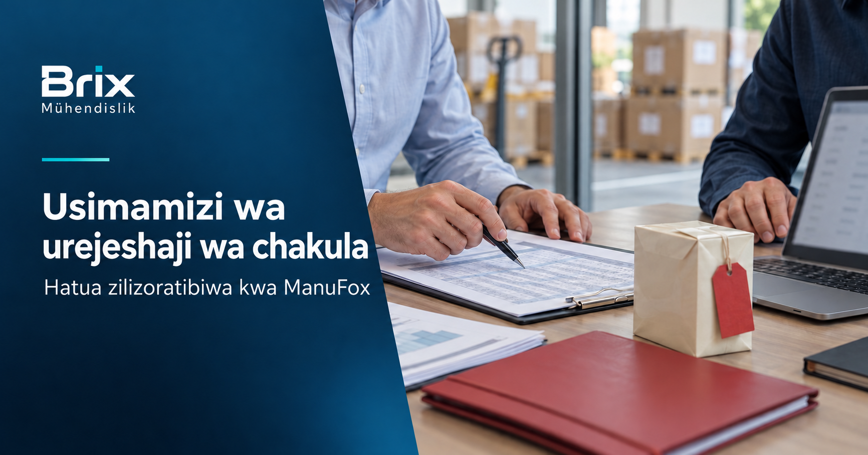Timu inakagua rekodi za usafirishaji kando ya kifurushi chenye lebo nyekundu kwa usimamizi wa urejeshaji wa chakula.